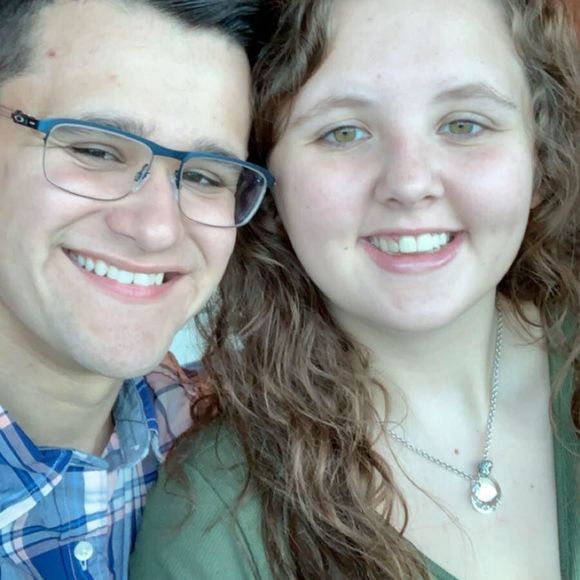 Meet your Posher, Hannah - Picture 1 of 1